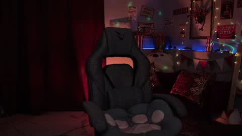 little girl who is always rightLisa online show from 15, 7, 2026