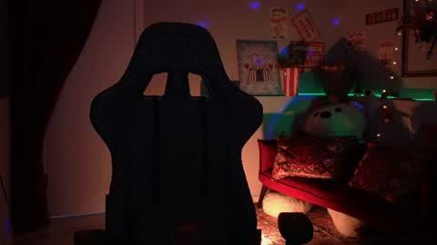 little girl who is always rightLisa online show from 4, 8, 2026
