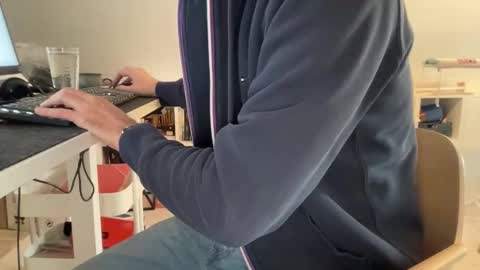 Snapshot of wet_adidasboy chatting on 29, 9, 2025 wet_adidasboy online show from 29, 9, 2025