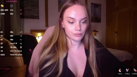 Snapshot of wet_lana chatting on 17, 4, 2026 Lana online show from 17, 4, 2026