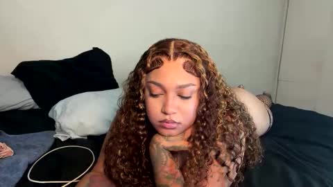Snapshot of wetcreamerr chatting on 20, 5, 2026 SheSquirts online show from 20, 5, 2026