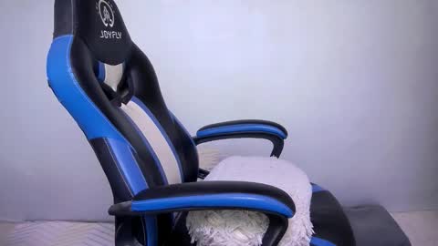 Beatrice Moan from LovenseWet from Tip MenuOpen for Private online show from 31, 10, 2025