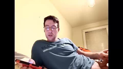 Snapshot of whatwouldyouliketosee chatting on 25, 12, 2024 stoffy online show from 25, 12, 2024