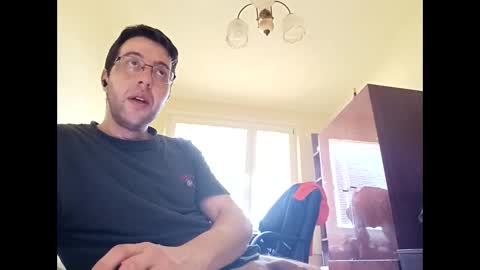 Snapshot of whatwouldyouliketosee chatting on 28, 12, 2024 stoffy online show from 28, 12, 2024