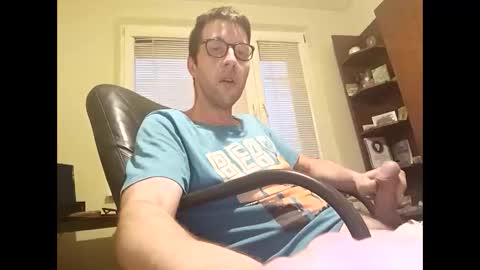 Snapshot of whatwouldyouliketosee chatting on 23, 9, 2025 stoffy online show from 23, 9, 2025