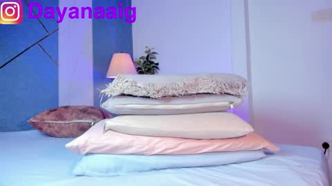 Sara  online show from 7, 4, 2026