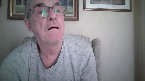 whitebriefs009 online show from 16, 9, 2025