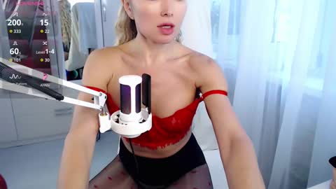 WhiteLaBunny online show from 24, 10, 2025