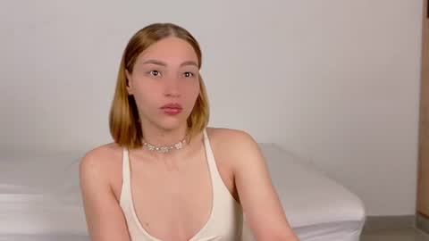 Snapshot of whitesun_01 chatting on 19, 6, 2026 WhiteSun online show from 19, 6, 2026