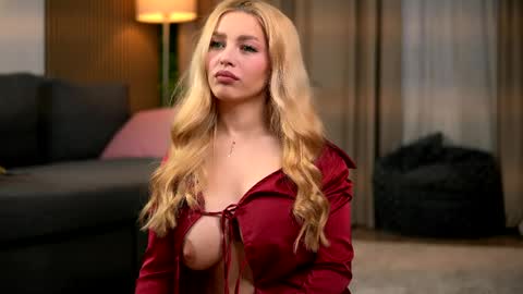 whitneyandrews online show from 2, 4, 2026