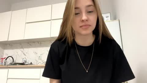 Vicky online show from 27, 3, 2026