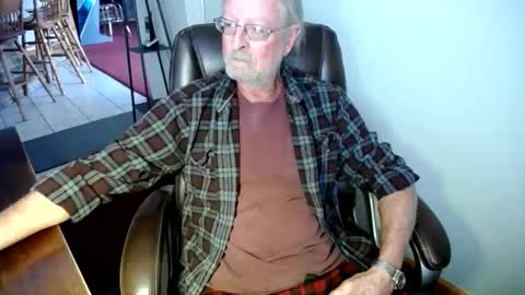 Snapshot of whofcares2 chatting on 17, 2, 2026 whofcares2 online show from 17, 2, 2026