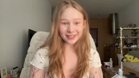 Snapshot of whoisalisa chatting on 2, 7, 2026 Alisa online show from 2, 7, 2026