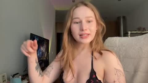 Snapshot of whoisalisa chatting on 10, 7, 2026 Alisa online show from 10, 7, 2026