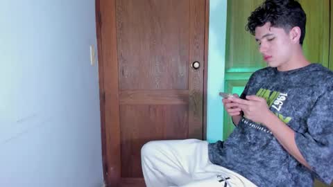 whos_he online show from 5, 1, 2026