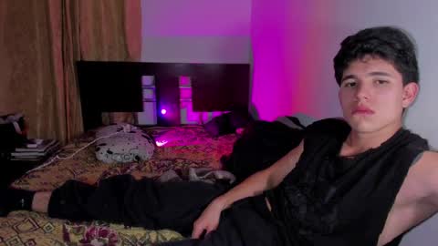 whos_he online show from 3, 4, 2026