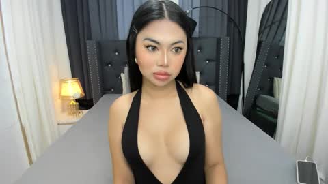 Snapshot of whoss_sofia chatting on 18, 11, 2025 Sofia online show from 18, 11, 2025