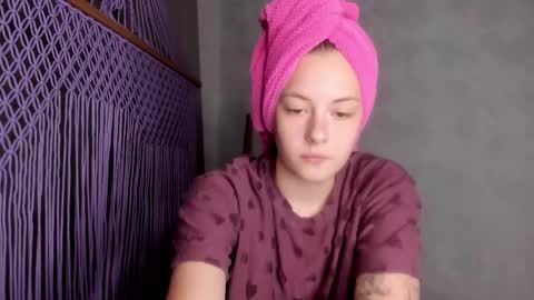 Snapshot of why_again_me chatting on 31, 5, 2026 Veronica online show from 31, 5, 2026