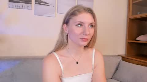 Snapshot of wicked_linden chatting on 8, 7, 2026 Mia online show from 8, 7, 2026