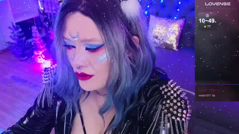 Laura  online show from 1, 1, 2025