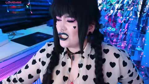 Laura  online show from 23, 2, 2025