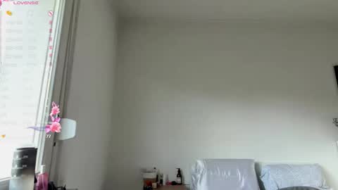 Mia online show from 1, 3, 2026