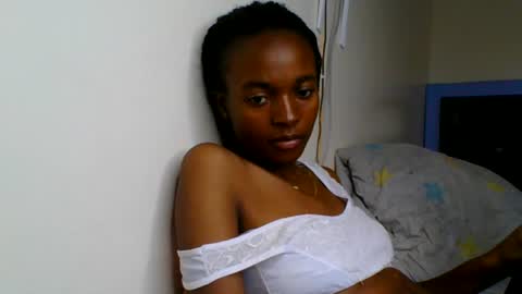 Snapshot of wildflowr chatting on 24, 6, 2026 wildflowr online show from 24, 6, 2026