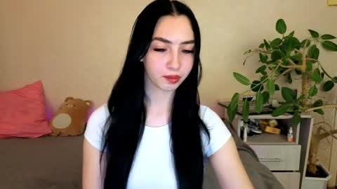 Snapshot of wildkittenx_ chatting on 16, 5, 2026 Alena online show from 16, 5, 2026