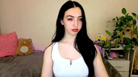 Snapshot of wildkittenx_ chatting on 17, 5, 2026 Alena online show from 17, 5, 2026