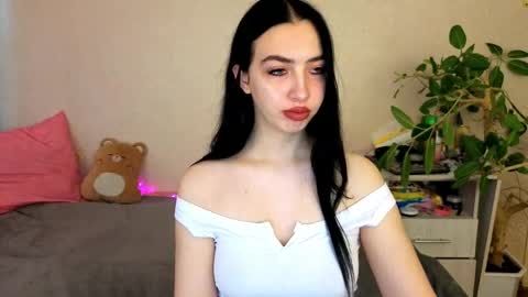 Snapshot of wildkittenx_ chatting on 18, 5, 2026 Alena online show from 18, 5, 2026