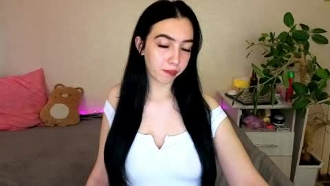 Snapshot of wildkittenx_ chatting on 19, 5, 2026 Alena online show from 19, 5, 2026