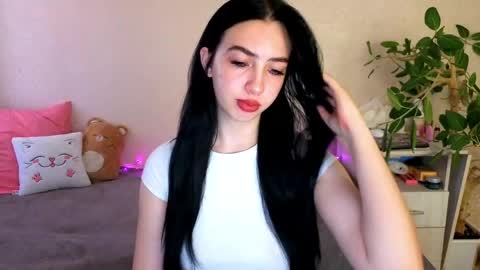 Snapshot of wildkittenx_ chatting on 24, 5, 2026 Alena online show from 24, 5, 2026