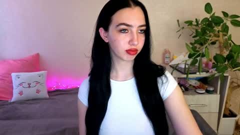 Snapshot of wildkittenx_ chatting on 25, 5, 2026 Alena online show from 25, 5, 2026