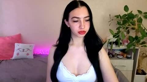 Snapshot of wildkittenx_ chatting on 26, 5, 2026 Alena online show from 26, 5, 2026