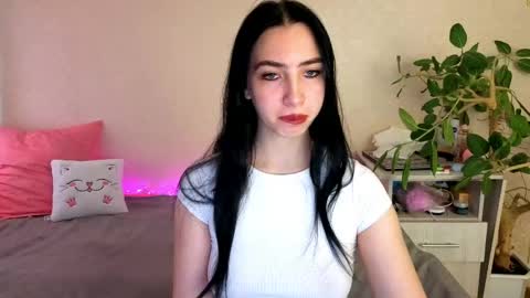 Snapshot of wildkittenx_ chatting on 27, 5, 2026 Alena online show from 27, 5, 2026