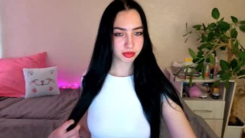 Snapshot of wildkittenx_ chatting on 29, 5, 2026 Alena online show from 29, 5, 2026