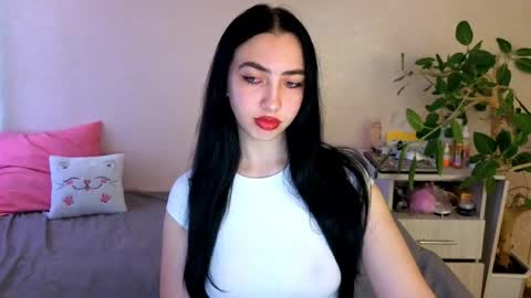 Snapshot of wildkittenx_ chatting on 1, 6, 2026 Alena online show from 1, 6, 2026