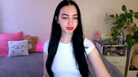 Snapshot of wildkittenx_ chatting on 5, 6, 2026 Alena online show from 5, 6, 2026