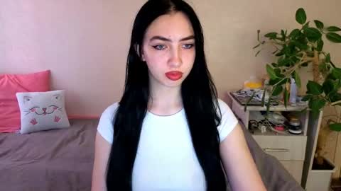 Snapshot of wildkittenx_ chatting on 8, 6, 2026 Alena online show from 8, 6, 2026
