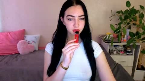 Snapshot of wildkittenx_ chatting on 12, 6, 2026 Alena online show from 12, 6, 2026