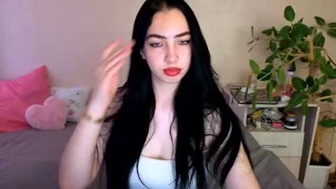 Snapshot of wildkittenx_ chatting on 15, 6, 2026 Alena online show from 15, 6, 2026