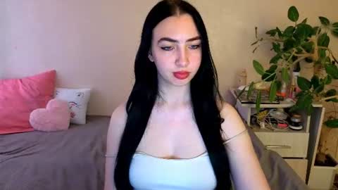 Snapshot of wildkittenx_ chatting on 19, 6, 2026 Alena online show from 19, 6, 2026