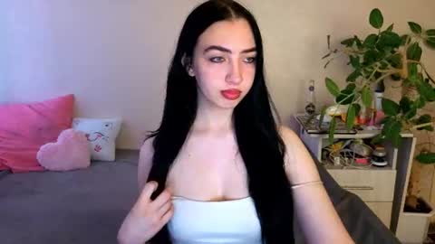 Snapshot of wildkittenx_ chatting on 20, 6, 2026 Alena online show from 20, 6, 2026