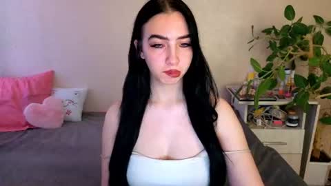 Snapshot of wildkittenx_ chatting on 23, 6, 2026 Alena online show from 23, 6, 2026