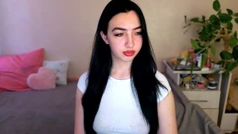 Snapshot of wildkittenx_ chatting on 25, 6, 2026 Alena online show from 25, 6, 2026