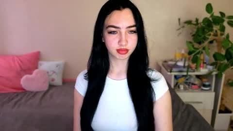 Snapshot of wildkittenx_ chatting on 26, 6, 2026 Alena online show from 26, 6, 2026