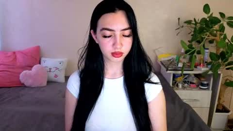 Snapshot of wildkittenx_ chatting on 28, 6, 2026 Alena online show from 28, 6, 2026