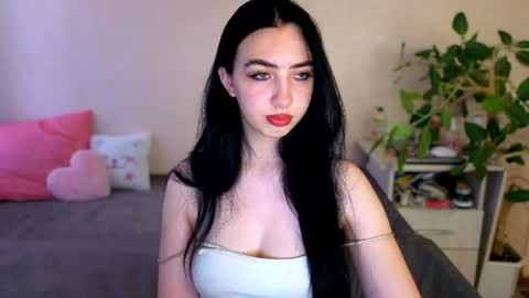 Snapshot of wildkittenx_ chatting on 2, 7, 2026 Alena online show from 2, 7, 2026