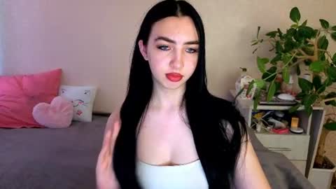 Snapshot of wildkittenx_ chatting on 3, 7, 2026 Alena online show from 3, 7, 2026