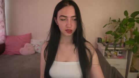 Snapshot of wildkittenx_ chatting on 24, 7, 2026 Alena online show from 24, 7, 2026